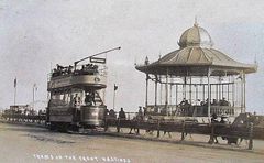 A-tram-approaching-the-bandstand-at-White-Rock1907
